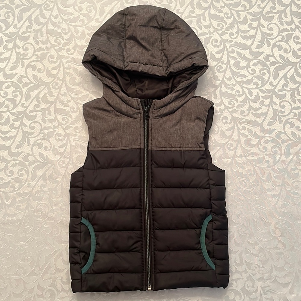Sonoma Boys Puffy Vest Size 5 Gray and Black